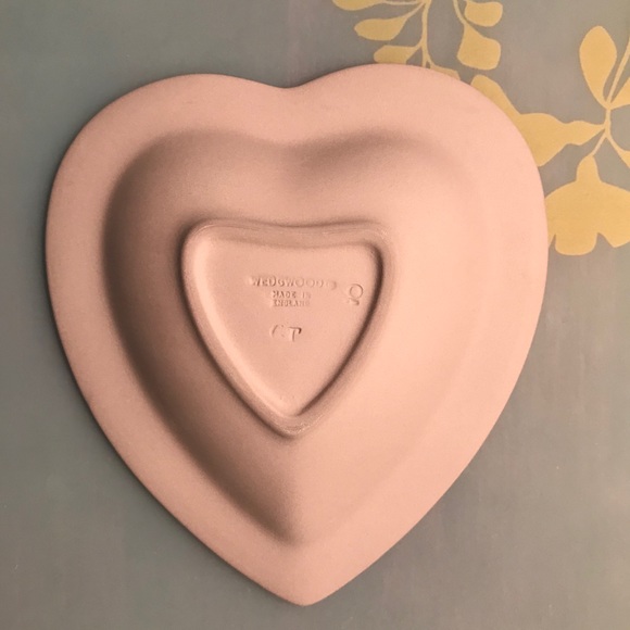 RARE VTG 1970s Heart Wedgwood Jasperware Heart Tray Lilac NEW Condition - Picture 3 of 13